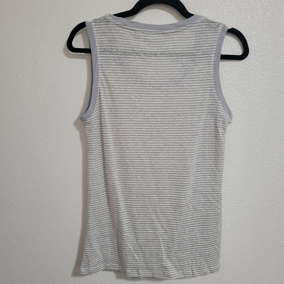 Athleta roushing details size small - Picture 4 of 5